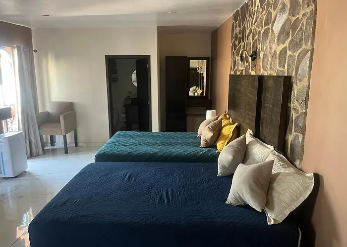 Kolombrini Hotel