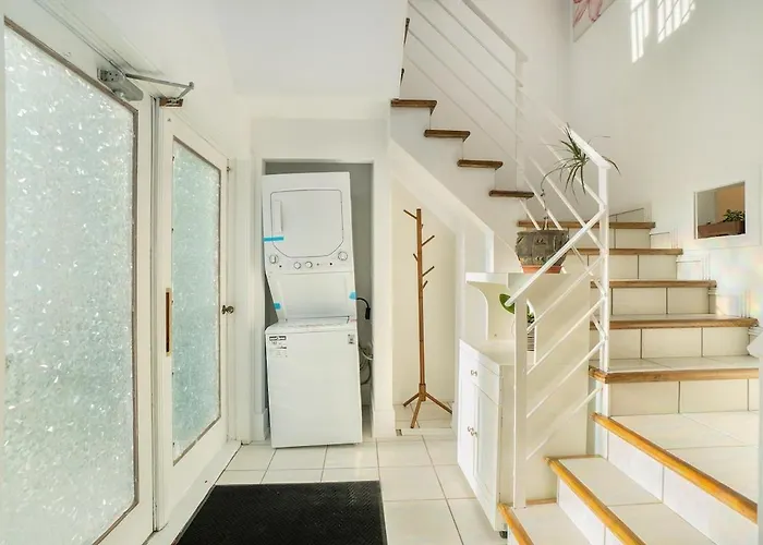 Private 3 Bedrooms Downtown Ottawa W Balcony