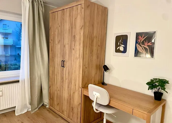 Westfluegel Apartment Mit Parkplatz Und Zentraler Lage