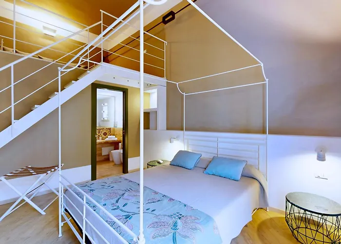 Aegusa Hotel
