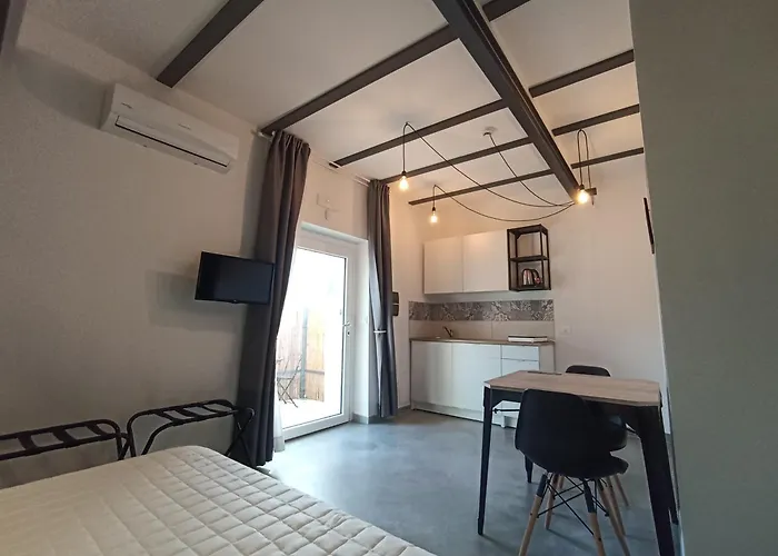 Al Faro Bianco B&B e Residence con parcheggio