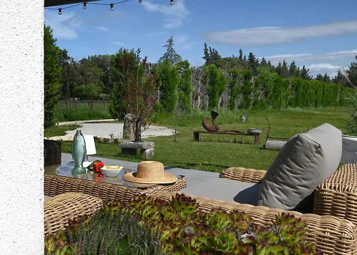 Le Galinie Chic'Art. Un Bel Atelier Avec Piscine