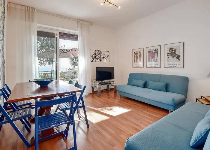 Beach Front Apartment In Recco With Wifi