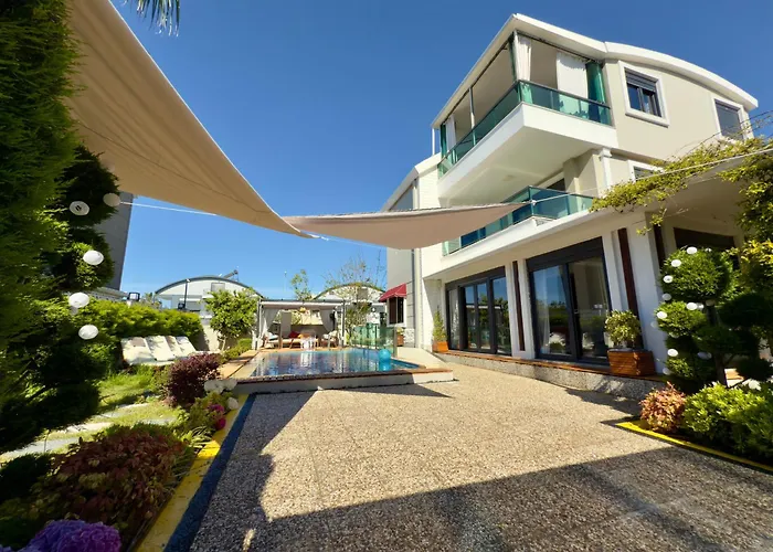 Villa Annabell1 With Swimming Pool And Jacuzzi, 3 Floors