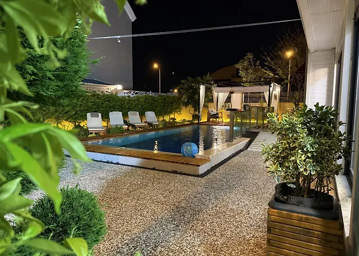 Villa Annabell1 With Swimming Pool And Jacuzzi, 3 Floors