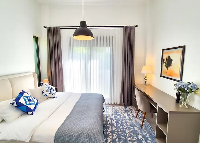 Suelo Flat Villa