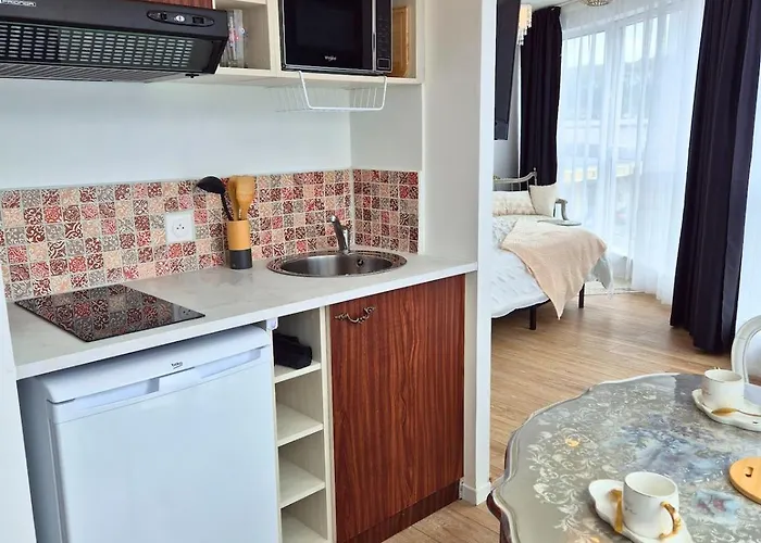 Celeste Premium Suite Amazing View Train Station