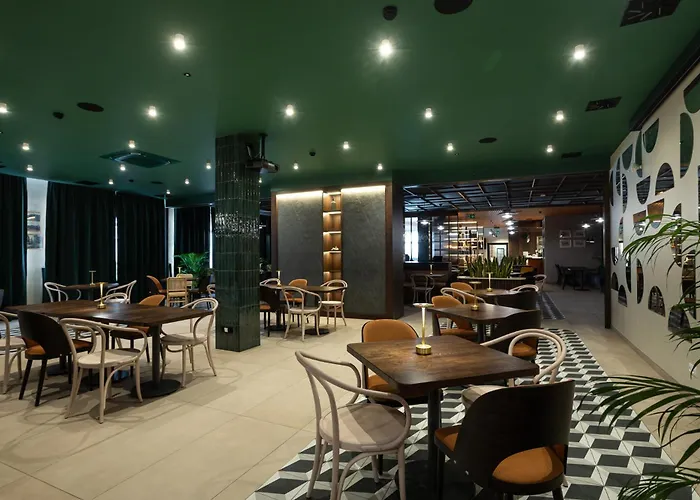 Gold Hotel
