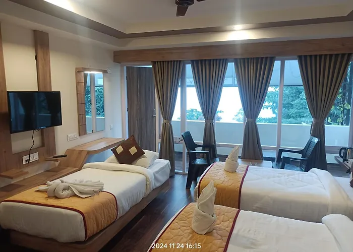 Golden Peaks Hotel & Restaurant