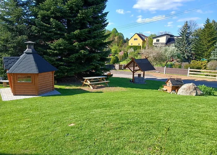 Zittau - Ferienwohnung Frieda Mit Camping Familien, Und Biker Huetten Am Zittauer Gebirge