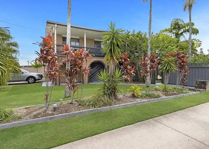 Spacious 3-Bed Home With Balcony In Hervey Bay