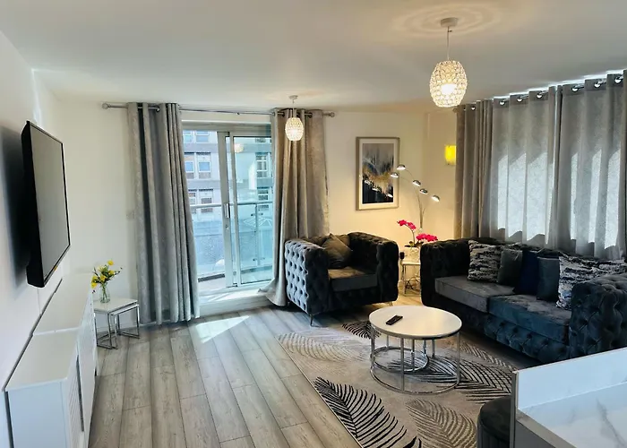 Comfy Stay - 91 City View Apartments