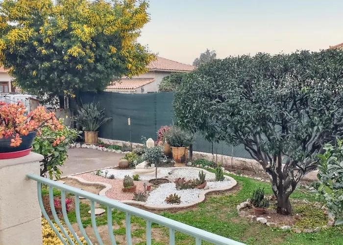 Maison Accueillante A Saint-Laurent-Du-Var Avec Jardin
