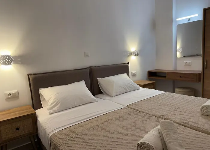 Sarris Studios & Apartments