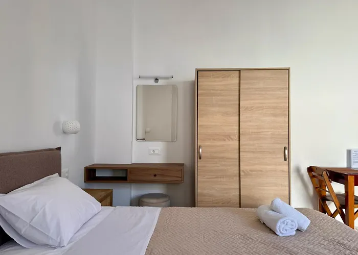 Sarris Studios & Apartments