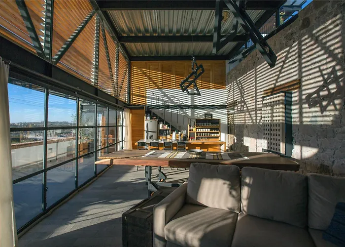 Edificio Tres Estilos: Penthouse, Loft y Patio con Vistas de San Miguel