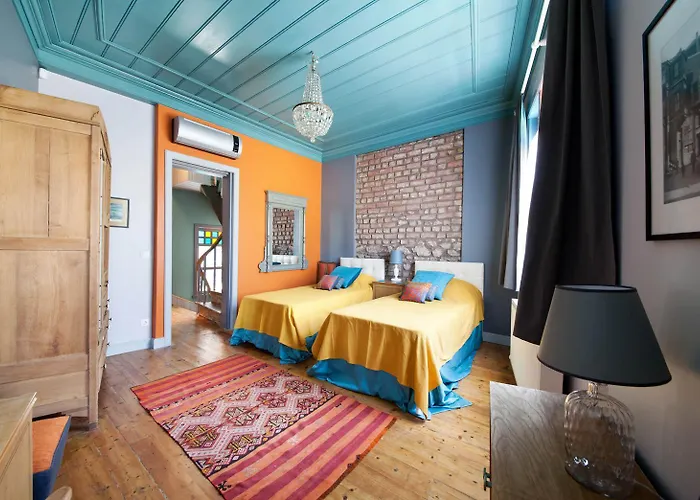 Enjoy Golden Horn Views From Tangerine House