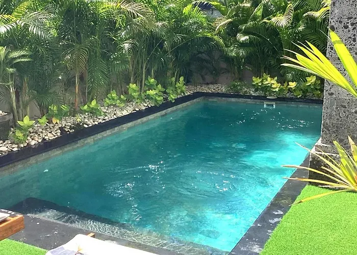 Villa Marie - Kuta - 6 Bedroom 4 Bathroom Villa - Great Location !