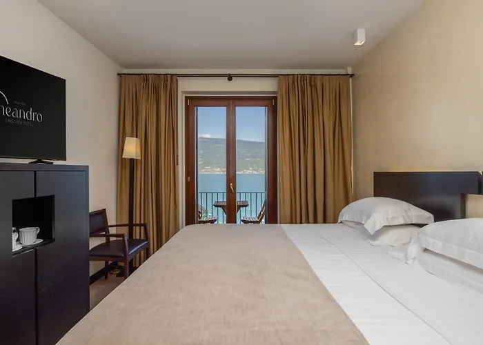 Hotel Meandro - Lake View