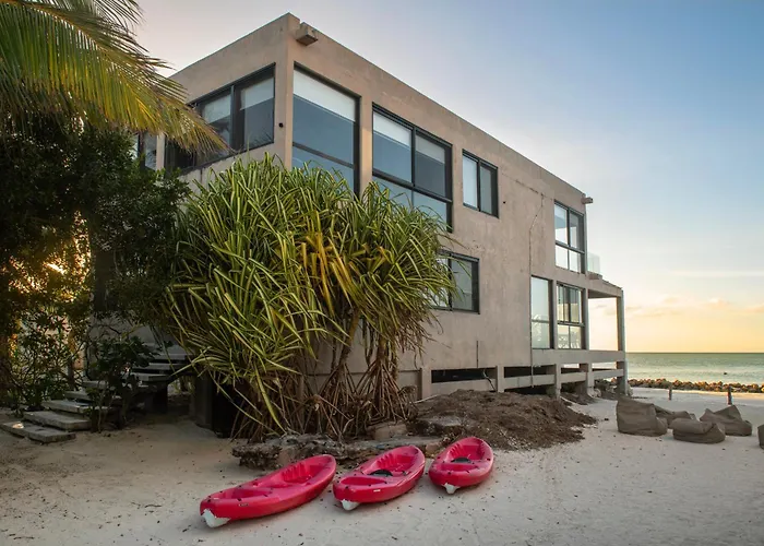 Beachfront Sunset Villa Holbox