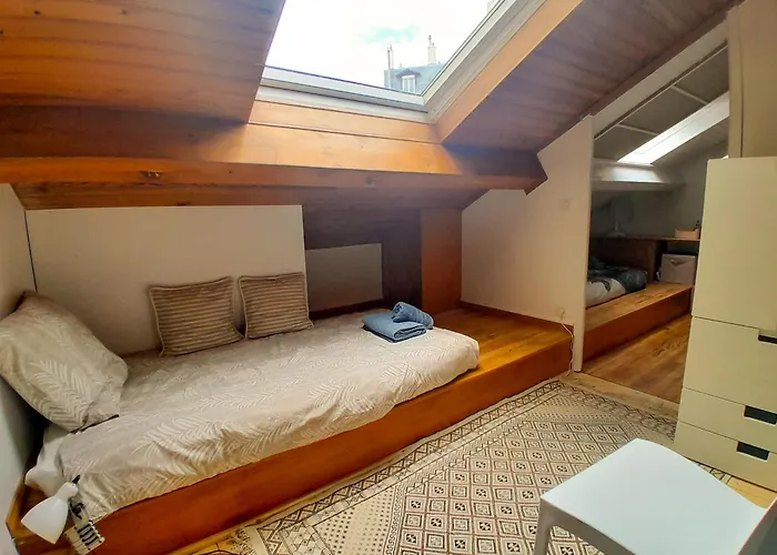 Duplex De Charme Avec Bureau - Face Gare Rer A