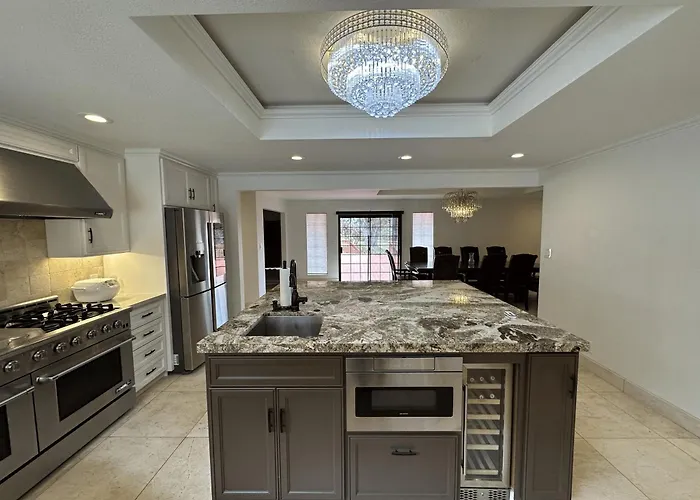 4300 Sq Ft Bay Escape, Near Beach, Golf And Trails
