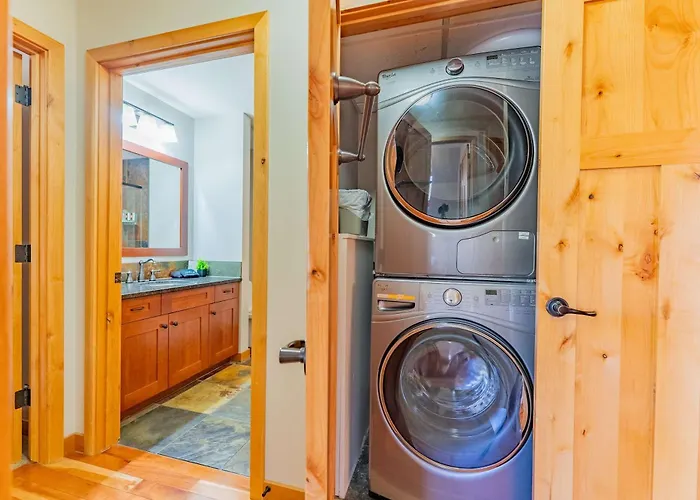 Stunning 2Bd Hot Tub Walking Distance To Downtown