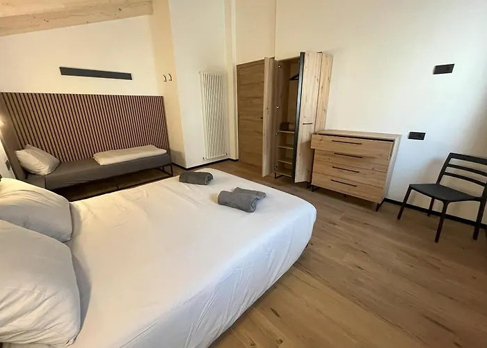 Dolomiti Lake View Apartments