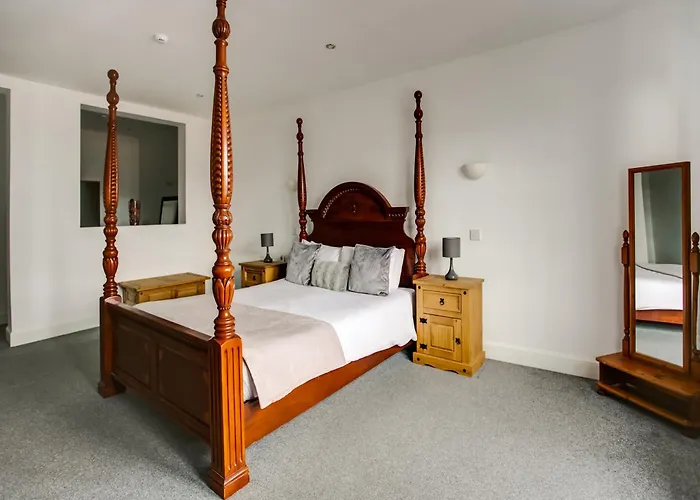 Oyo Gin House Hotel