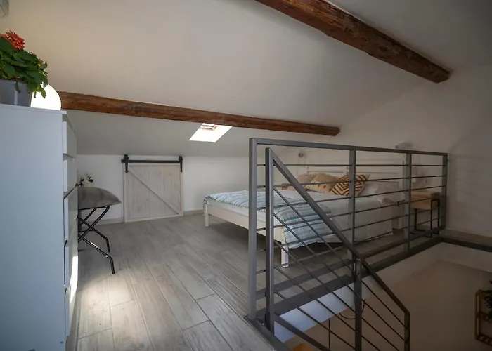 Al Civico 31 Apartment In The Center Of Cecina
