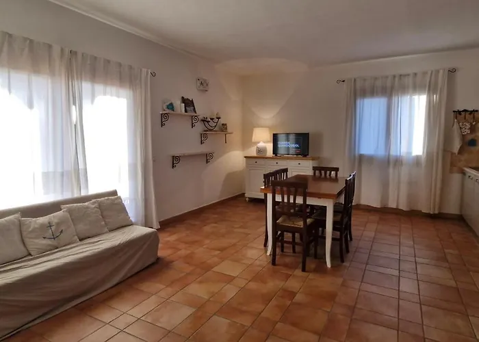 Capo Figari 13, Appartamento Spazioso Nel Centro Di Golfo Aranci Con Terrazza Vista Mare, Wi-Fi, Parcheggio Gratuito