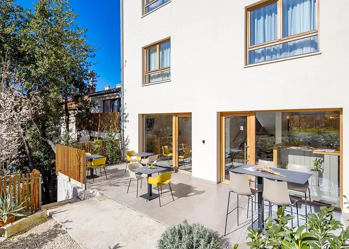 Pula Residence Rooms And Apartments Old City Center