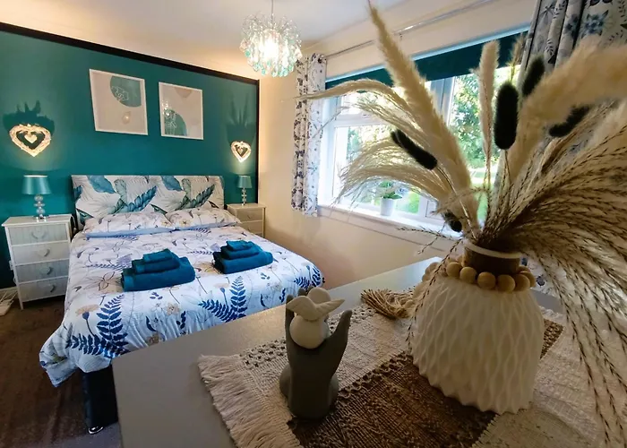 Double Room In Riverside Apartment - C