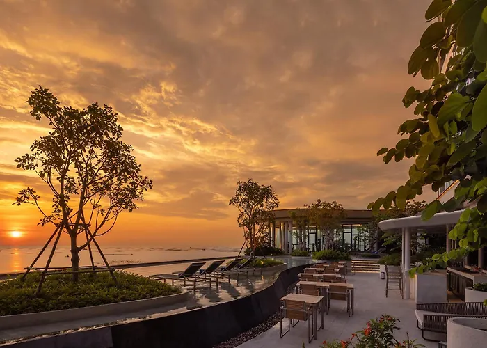 S Sriracha Hotel & Residence