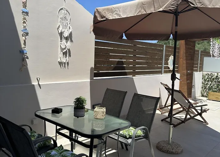Bella Vacanza Studios - 450M From The Beach, By Zantewize