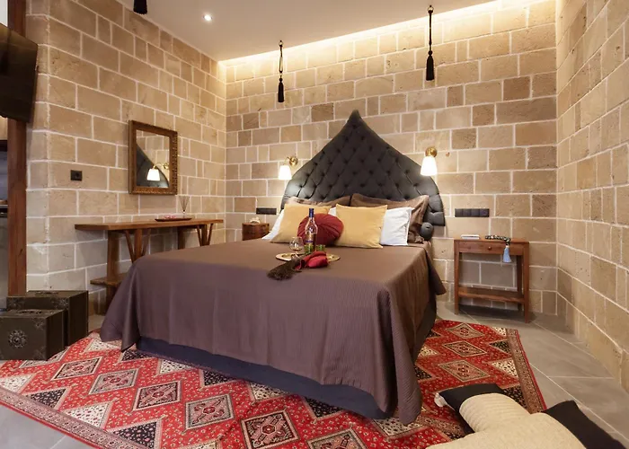 Utopia Luxury Suites - Old Town