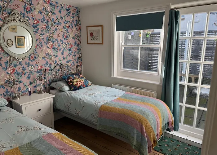 North Laine Sunny Cottage - Parking Available