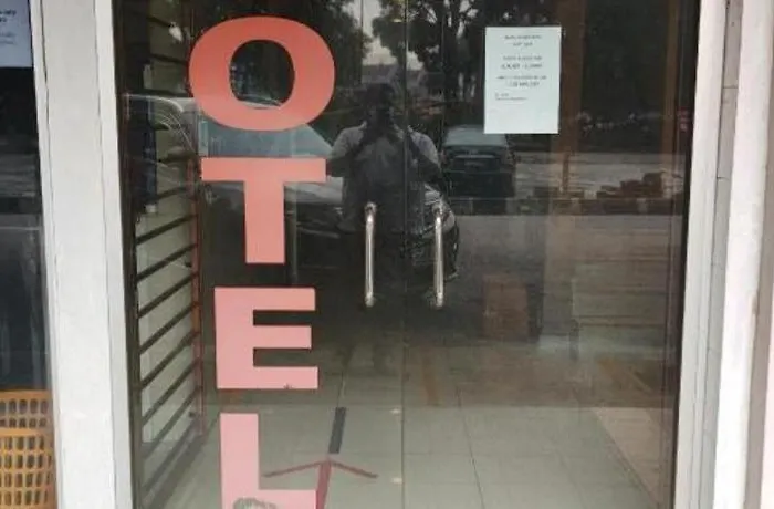 Oyo 90273 Mz Hotel
