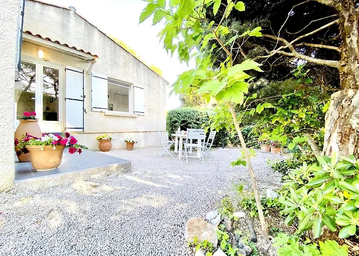 Pinede, Calanques & Jeux En Famille Pour 1 A 5 Personnes