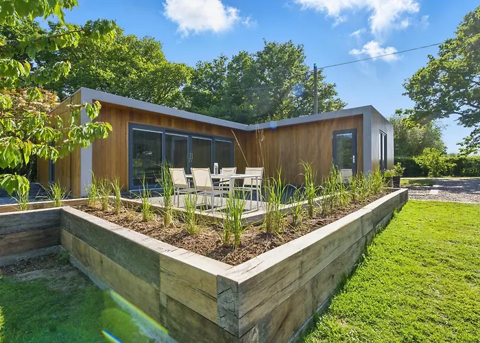 Independent Rural Detached Annexe With Free Private Parking
