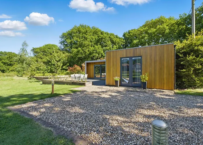 Independent Rural Detached Annexe With Free Private Parking