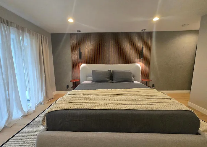 New 2Bd Majestic Gateway In Glendale
