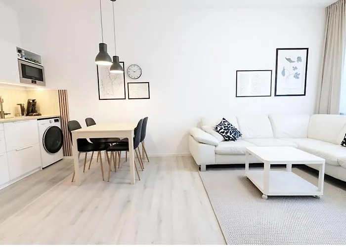 Neu Renovierte, Gemuetliche 4 Zi