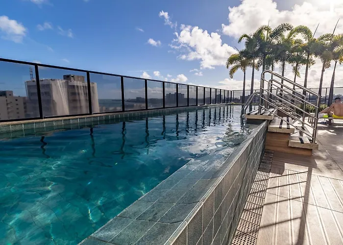 Estúdio no Edifício Time, Ponta Verde A 200m da Praia com Piscina e Academia