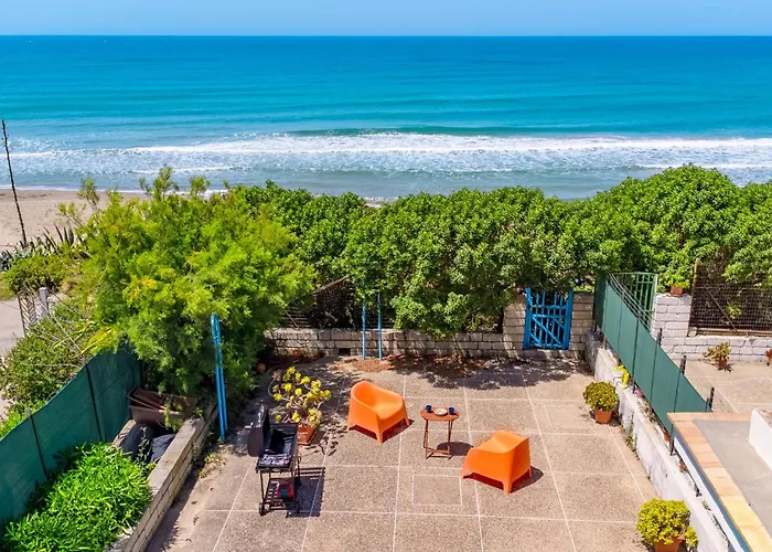 Montalbano House By Biddizzi Rari - Accesso Diretto Alla Spiaggia, Casa Al Mare