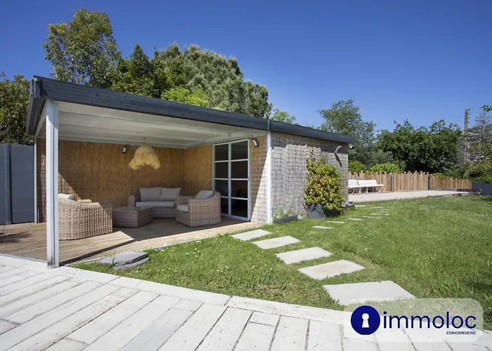 Air-Conditioned Villa With Pool And Garden