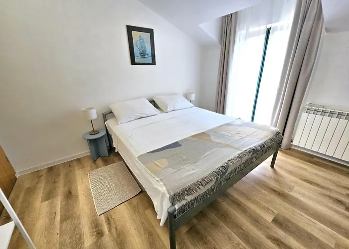 Ana Rooms