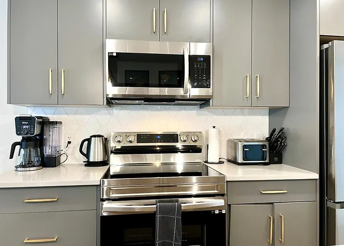 Brand New 2Br Condo With Outdoor Swimming Pool And Hot Tub License No Res -10612