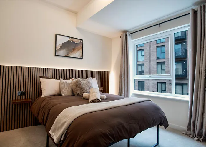 Orion - Luxury 4 Bedroom City Centre Townhouse