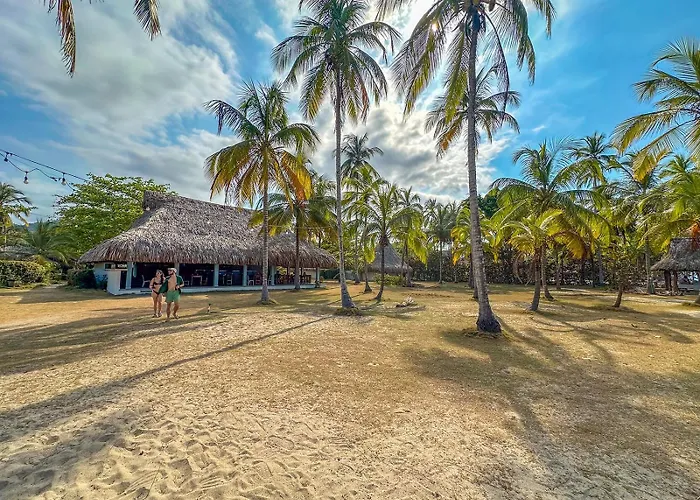Huku Beach Hostel Palomino
